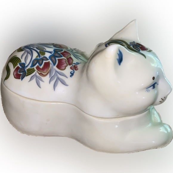 Elizabeth Arden Chinoiserie Watchful Cat Trinket Box Scented pink Candle - Picture 3 of 11